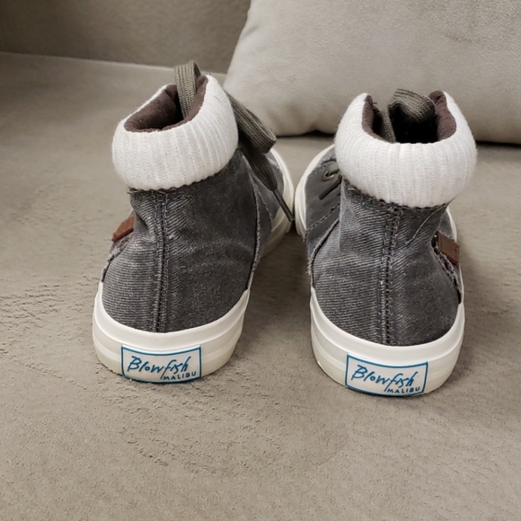 Snickers - Picture 5 of 5